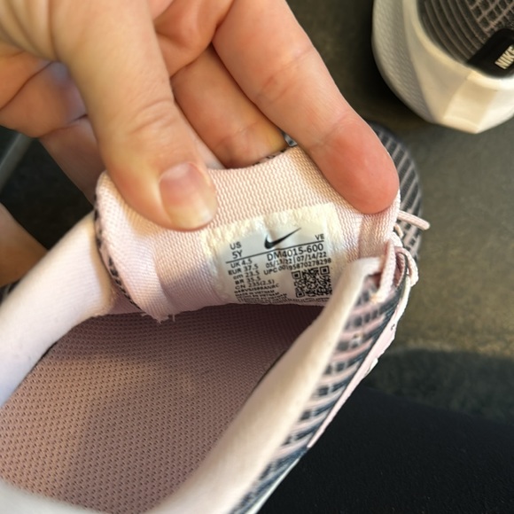 Kids Nike Air Zoom Pegasus - Size 5Y - Picture 5 of 6